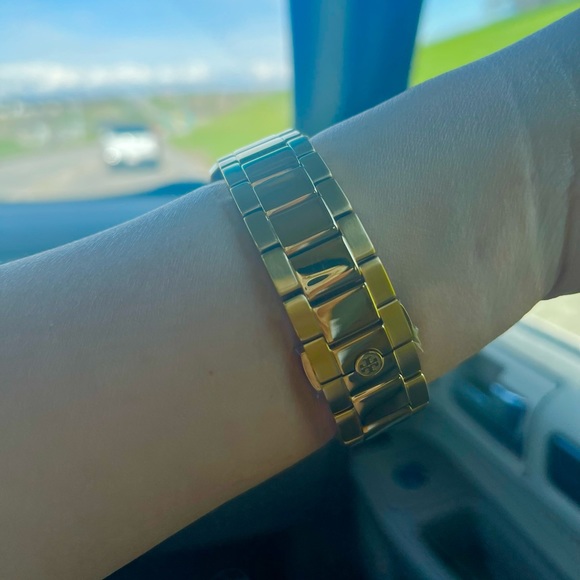 Tory Burch Watch GOLD - Picture 3 of 3